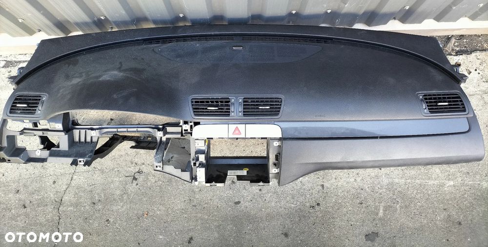 DESKA ROZDZIELCZA KONSOLA VOLKSWAGEN PASSAT B6 - 2