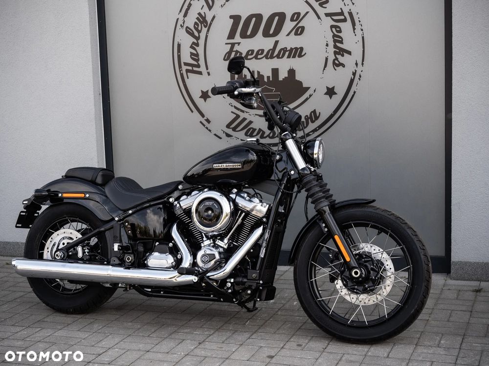 Harley-Davidson Softail Street Bob - 2