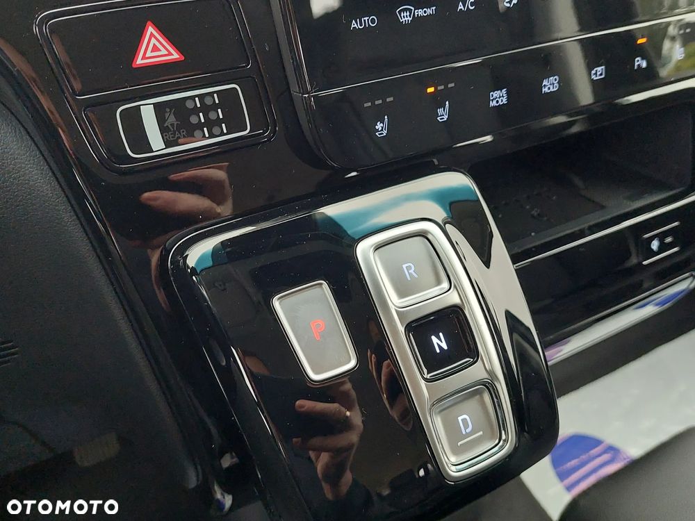 Hyundai Staria 1.6 T-GDI HEV Smart VIP - 22