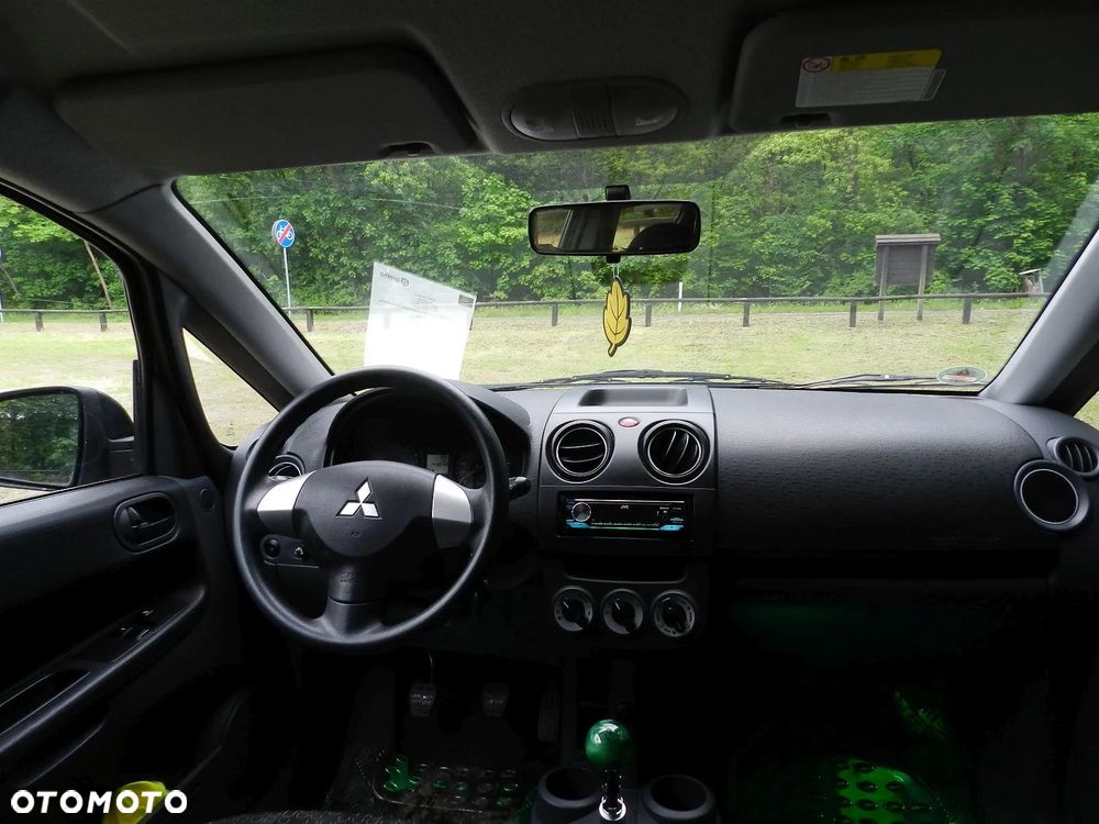 Mitsubishi Colt - 13