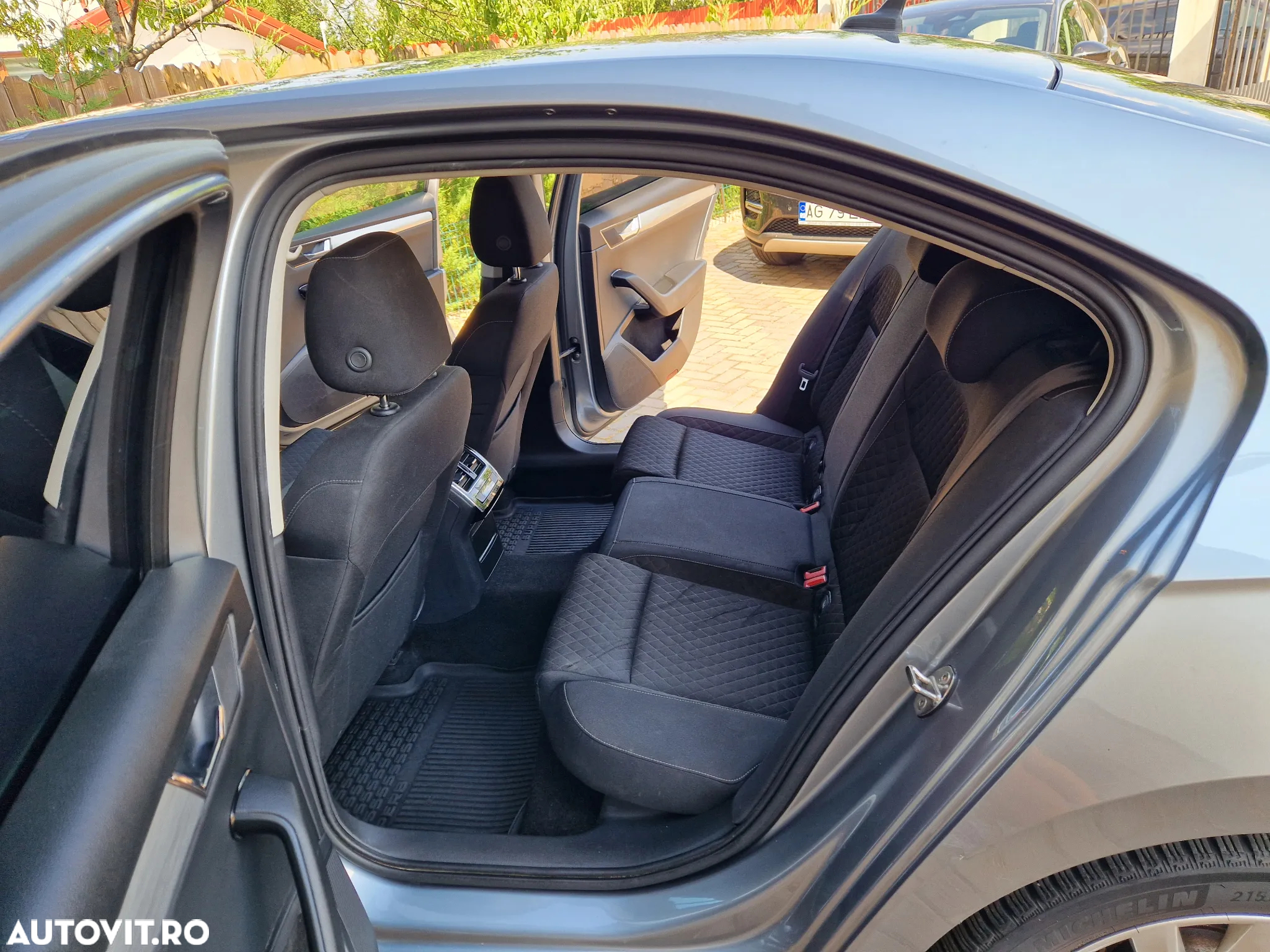 Skoda Superb 2.0 TDI DSG Ambition - 14