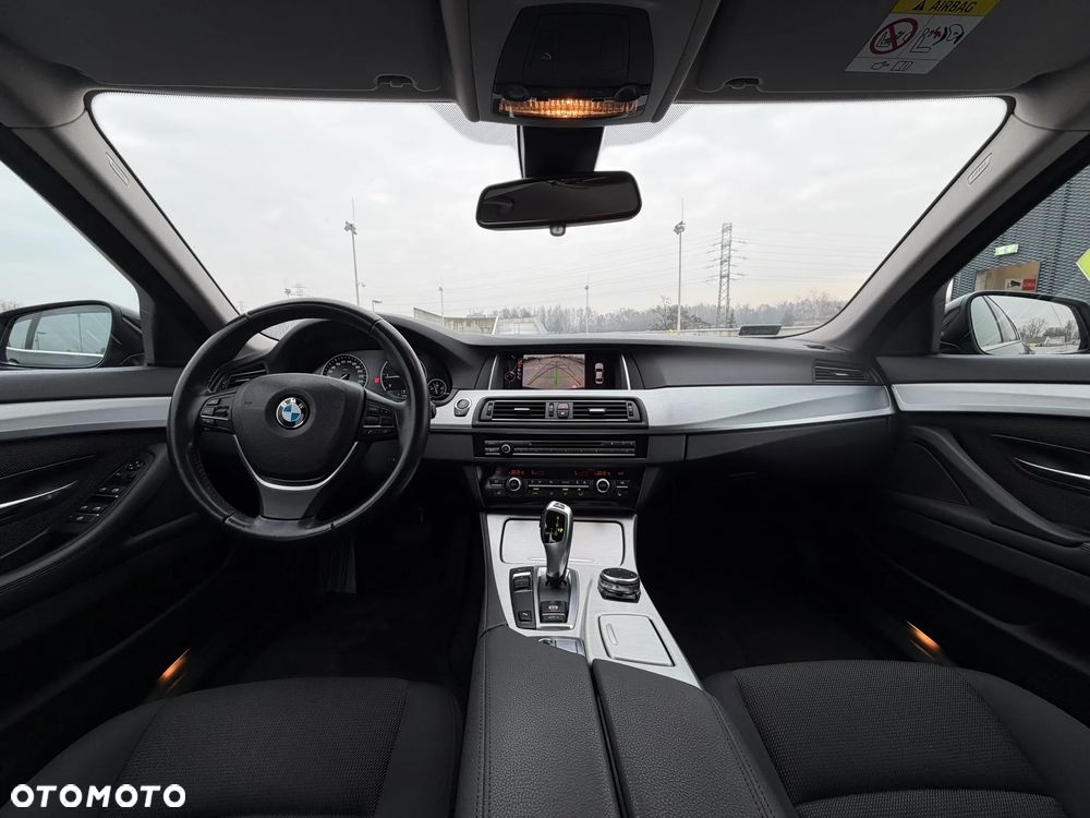BMW Seria 5 518d - 12