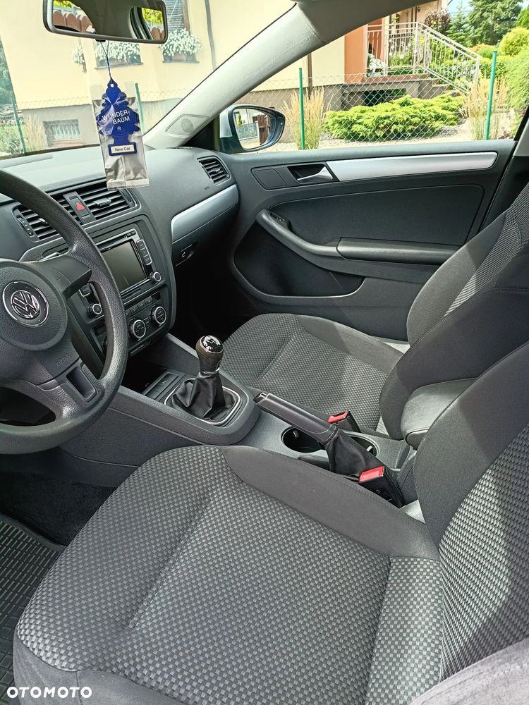 Volkswagen Jetta 1.6 TDI Comfortline - 18
