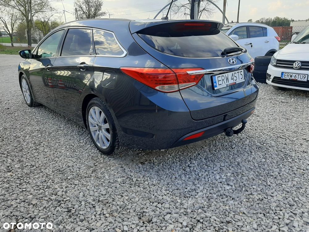 Hyundai i40 Kombi blue 1.6 Family - 8