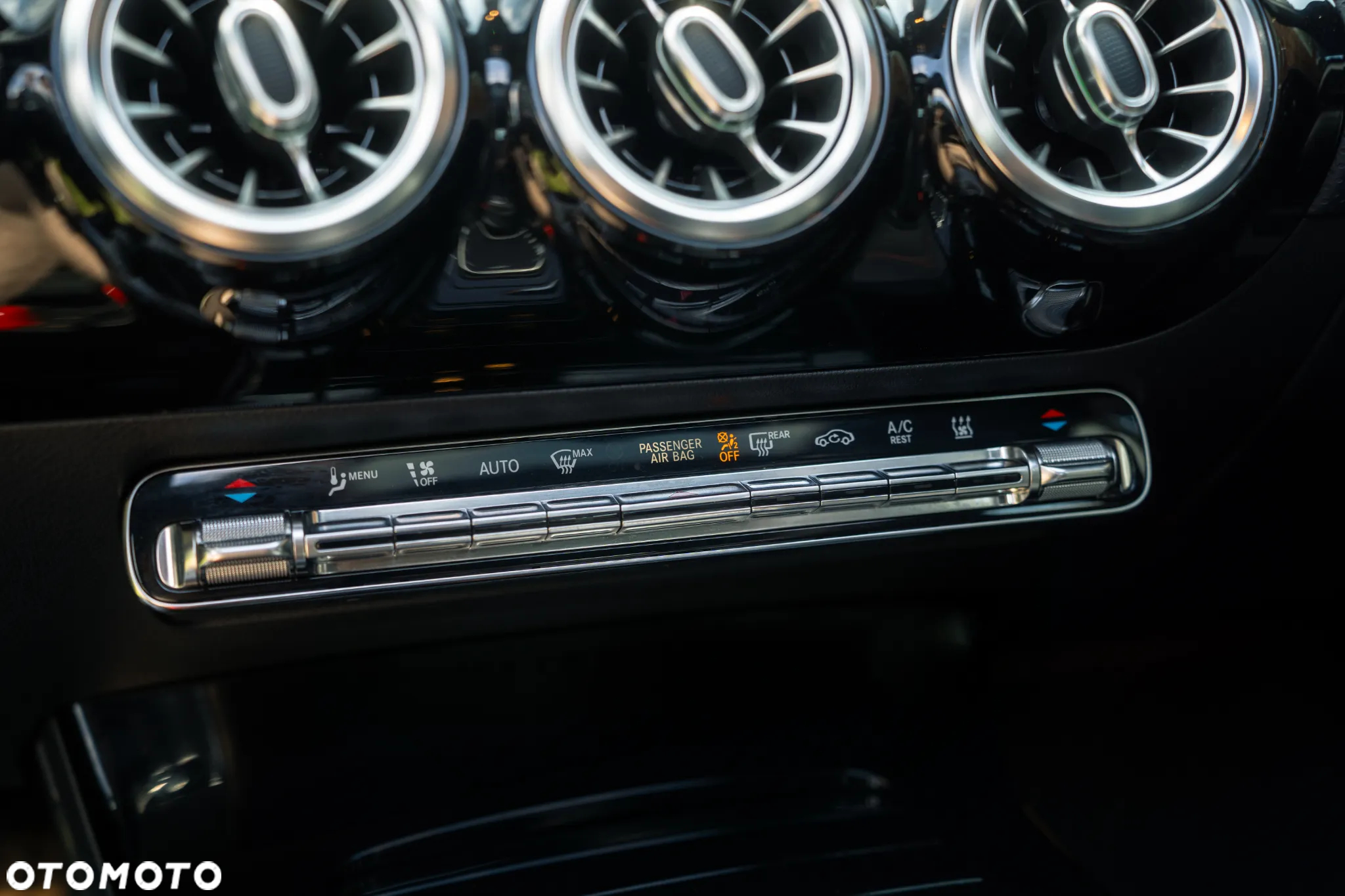 Mercedes-Benz Klasa A 250 e 8G-DCT AMG Line Advanced Plus - 22