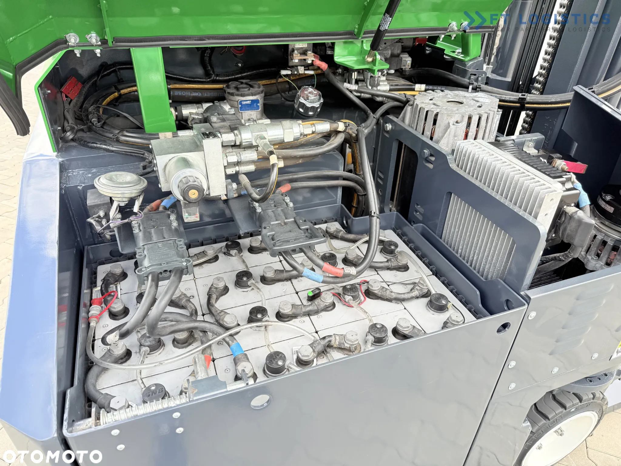 Combilift CBE2500 / TRIPLEX / 5500MM / WOLNY SKOK / NAPĘD ELEKTRYCZNY / JEDYNIE 2300MTH / POZYCJONER / PRZESUW BOCZNY / NOWE OPONY / JAK NOWY / Szeroka oferta wózków czterokierunkowych i bocznych, dopasowanych do różnorodnych potrzeb i zastosowań. - 24