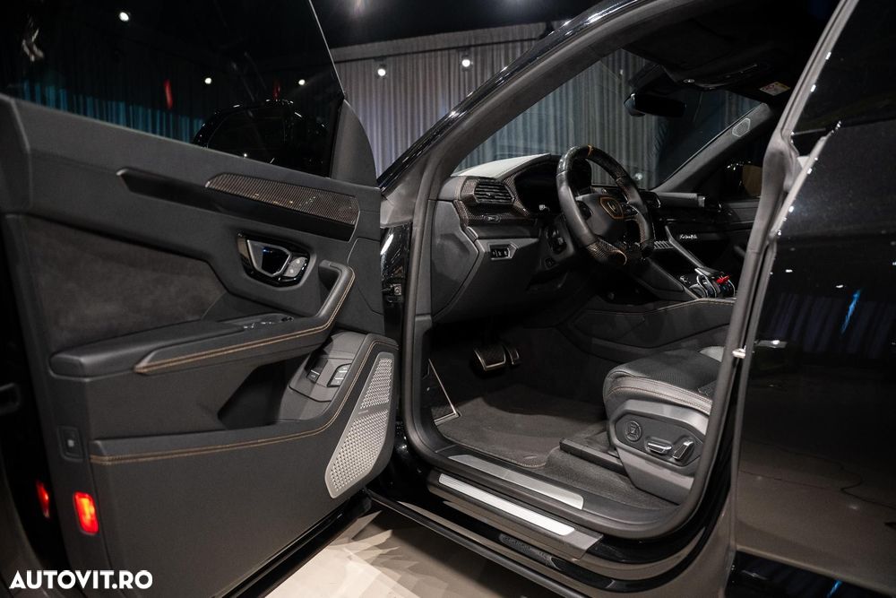 Lamborghini URUS - 31