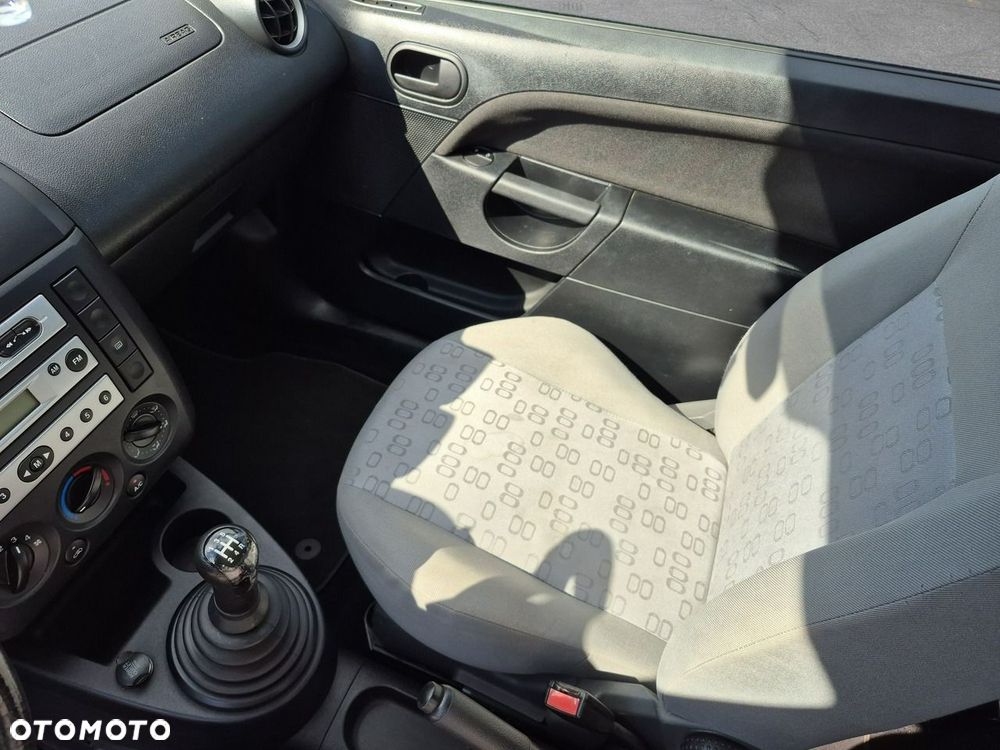 Ford Fiesta - 10
