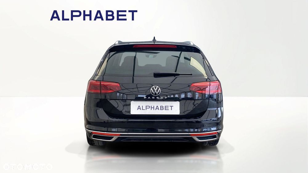 Volkswagen Passat - 4