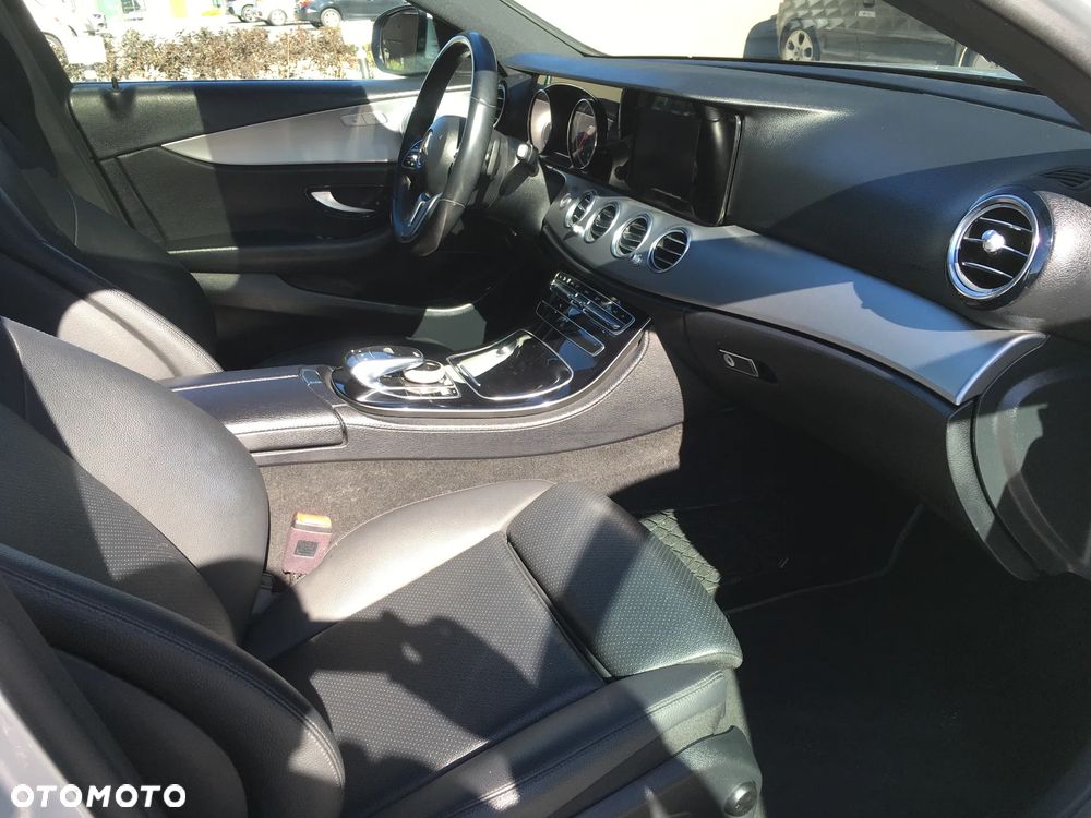 Mercedes-Benz Klasa E 220 d 9G-TRONIC Avantgarde - 23