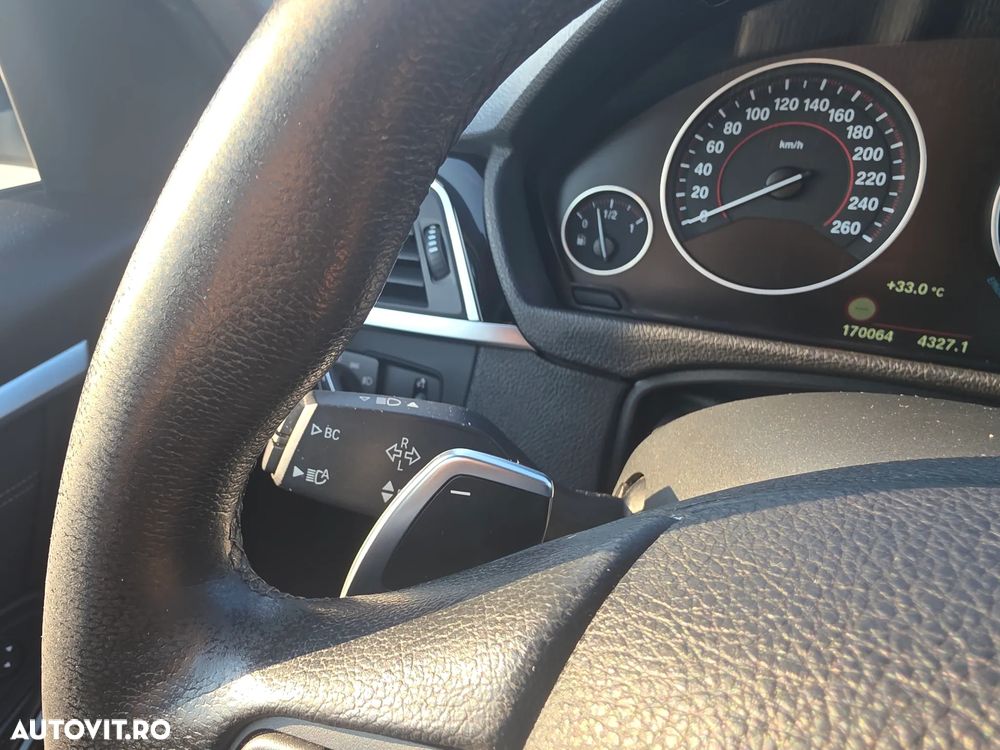 BMW Seria 3 330i xDrive AT Sport Line - 13