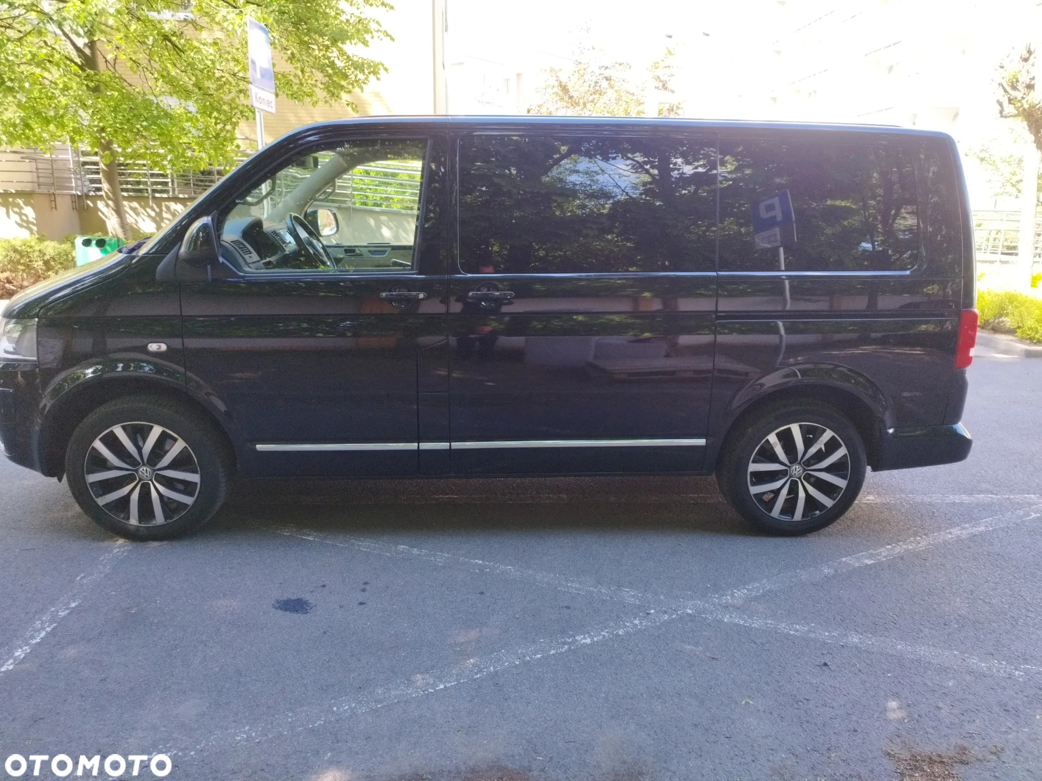 Volkswagen Multivan - 2