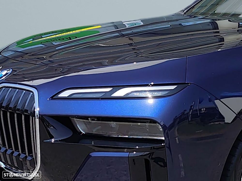 BMW 750 750e xDrive Pack Desportivo M - 3