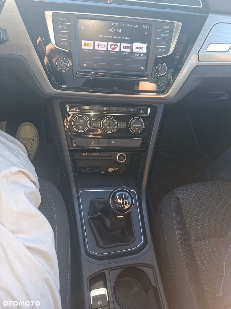 Volkswagen Touran - 6