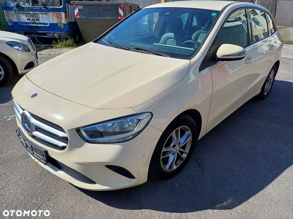 MERCEDES B 247 kpl.przod maska zderzak pas 1.5 - 2