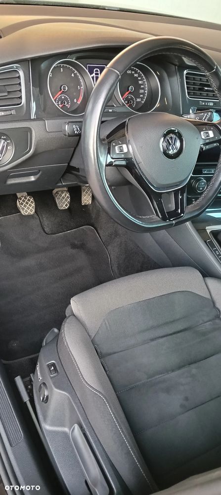 Volkswagen Golf - 36