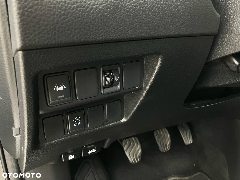 Nissan Qashqai 1.3 DIG-T N-CONNECTA - 11