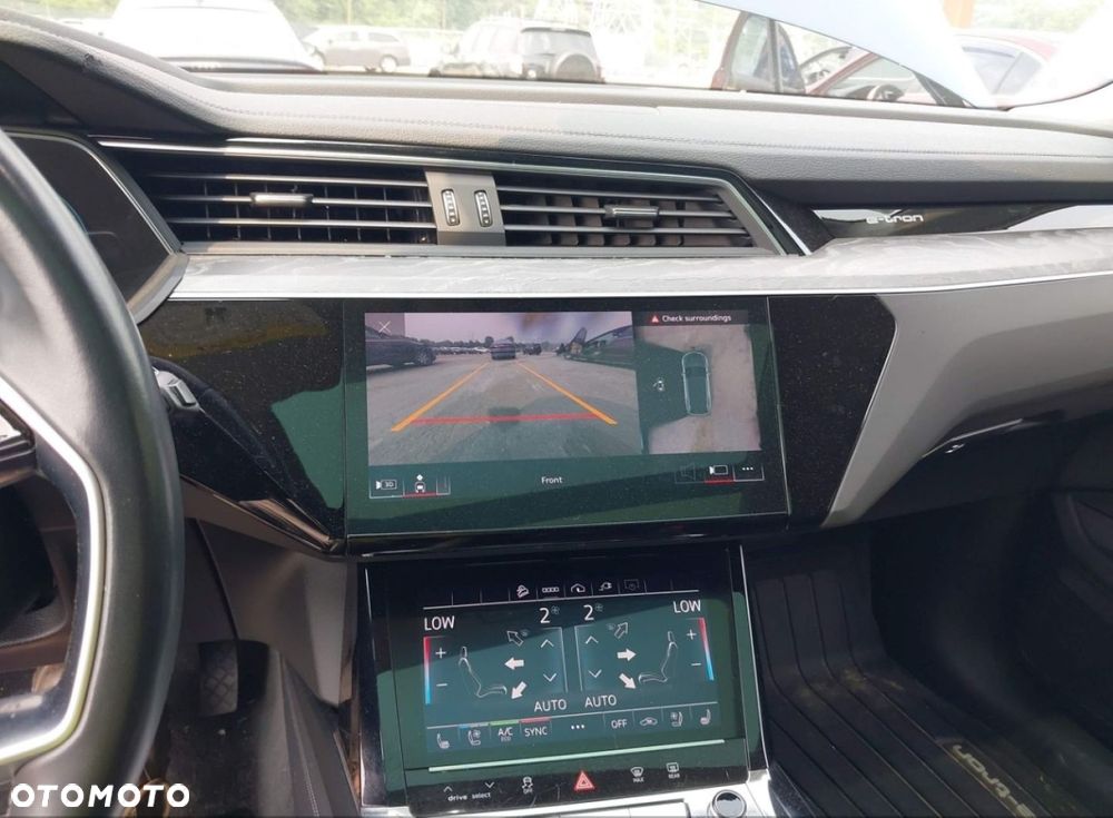 Audi Q8 e-tron - 16