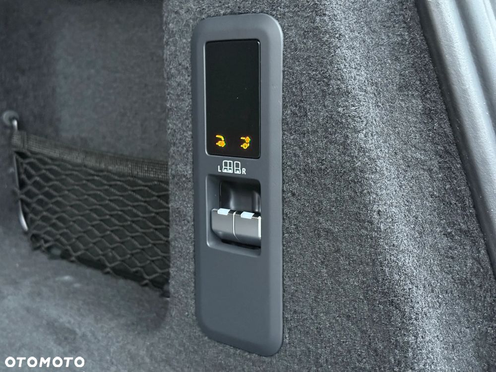 Land Rover Range Rover Sport D300 Dynamic SE - 15