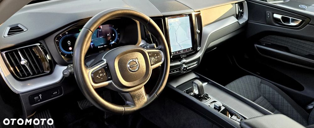 Volvo XC 60 B4 D Geartronic Momentum Pro - 23