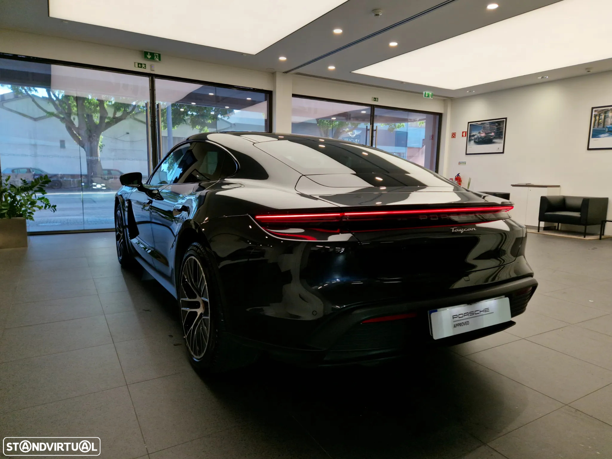 Porsche Taycan Standard - 3