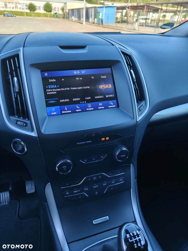 Ford S-Max - 12