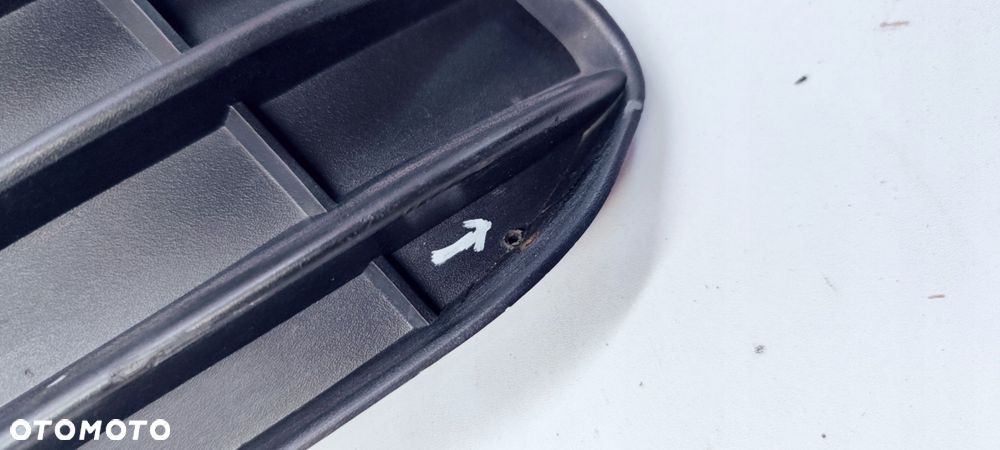 KRATKA ZDERZAKA PRAWA AUDI A4 B8 8KD807682 - 5
