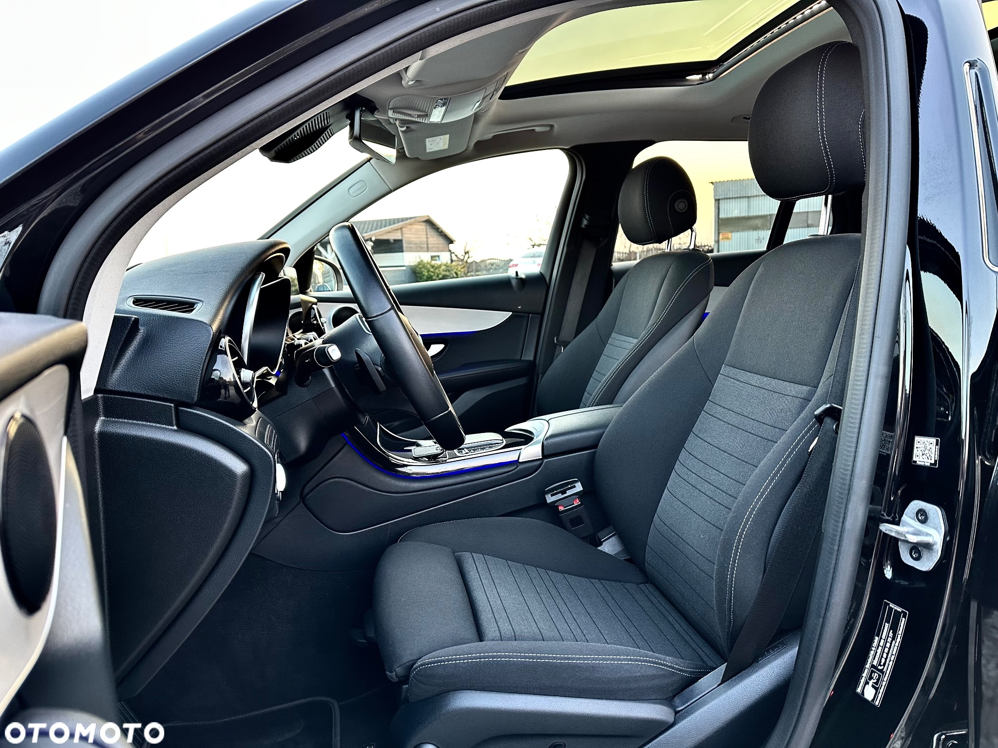 Mercedes-Benz GLC 300 e 4-Matic - 8
