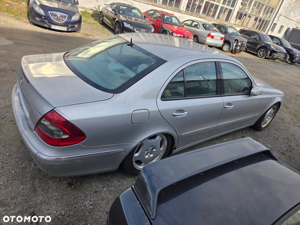 Mercedes-Benz E-Class 2003 photo 4