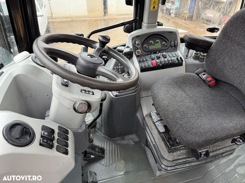 Caterpillar 428F2 - 8