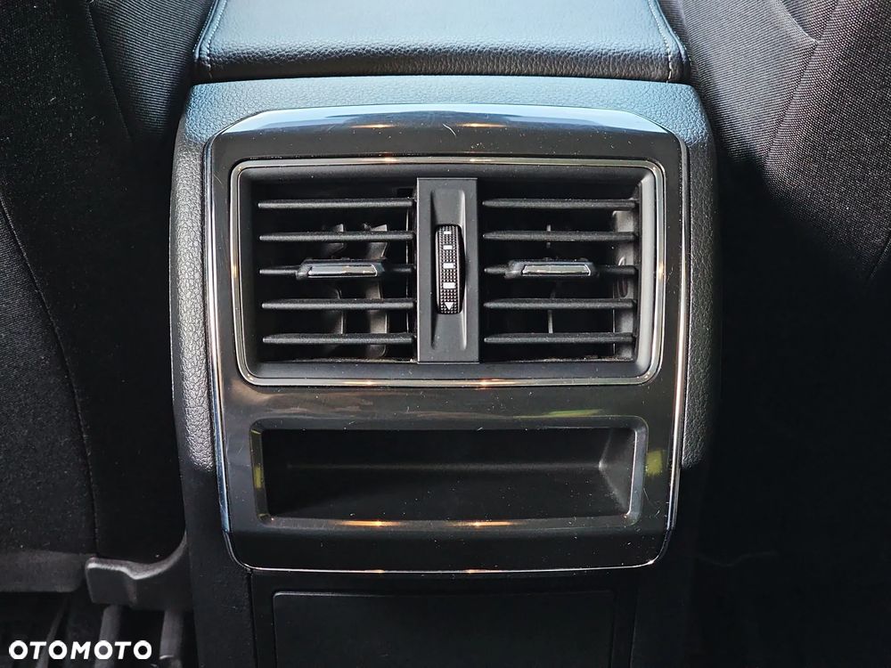 Skoda Superb 2.0 TDI SCR Ambition DSG - 14