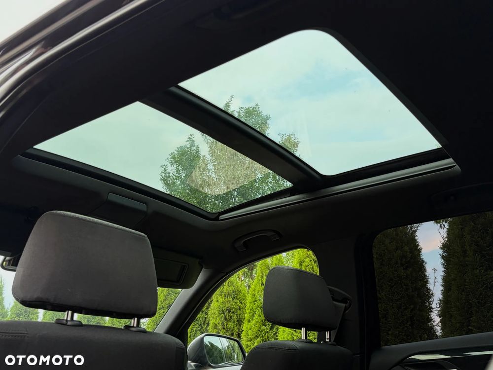 BMW X1 xDrive18d Sport Line - 38