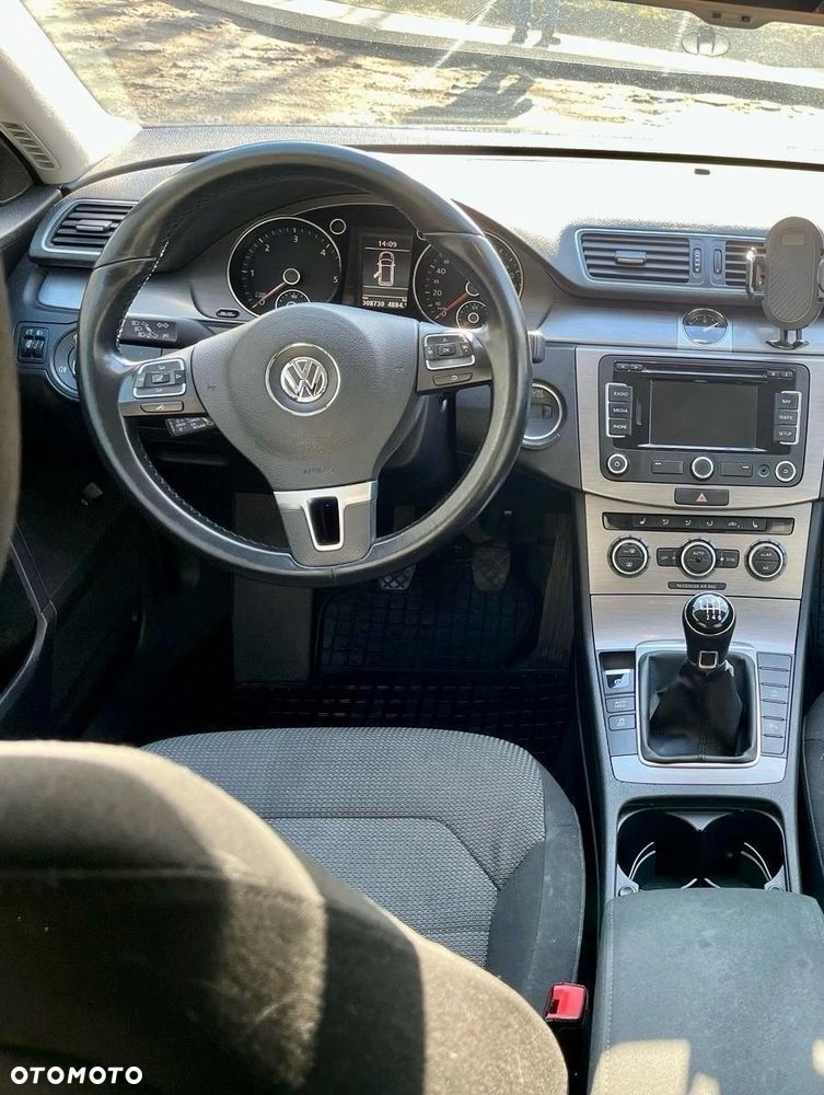 Volkswagen Passat 2.0 TDI Comfortline - 10