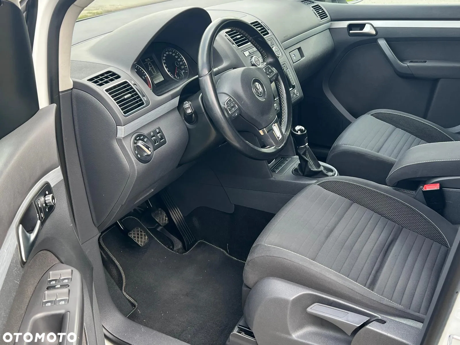 Volkswagen Touran 1.6 TDI DPF Trendline - 12