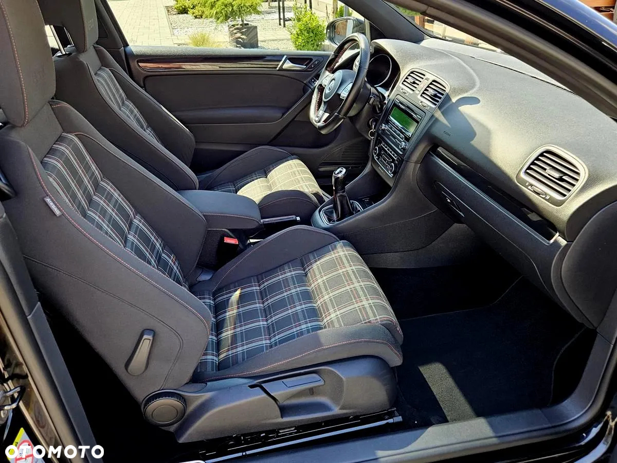 Volkswagen Golf VI 2.0 TSI GTI - 25