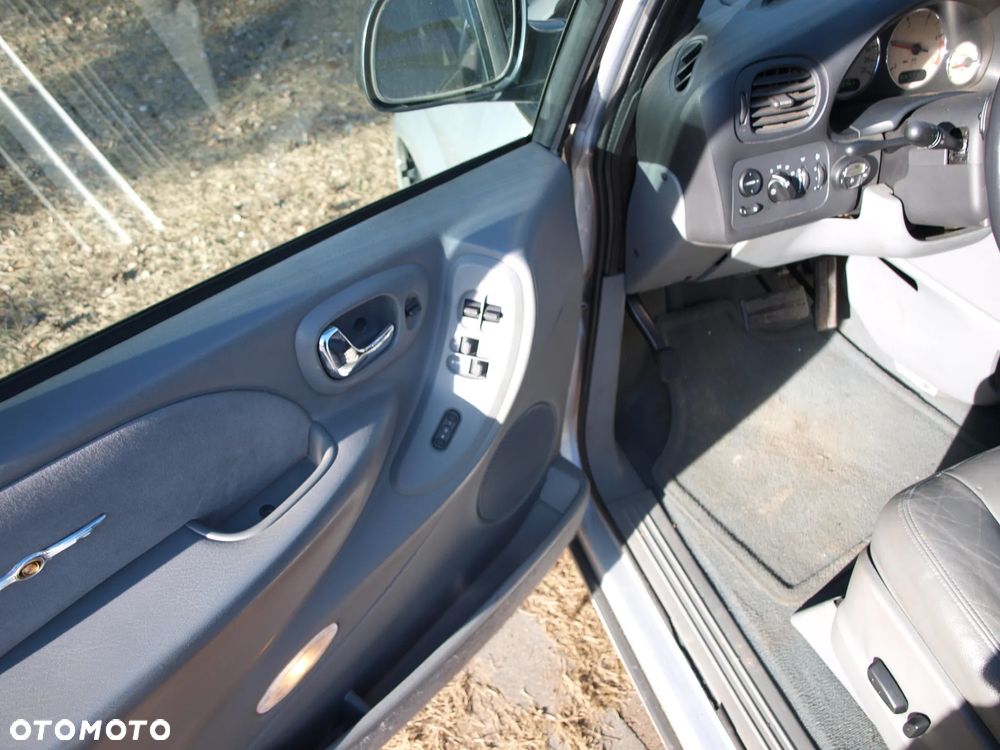 Chrysler Grand Voyager - 15