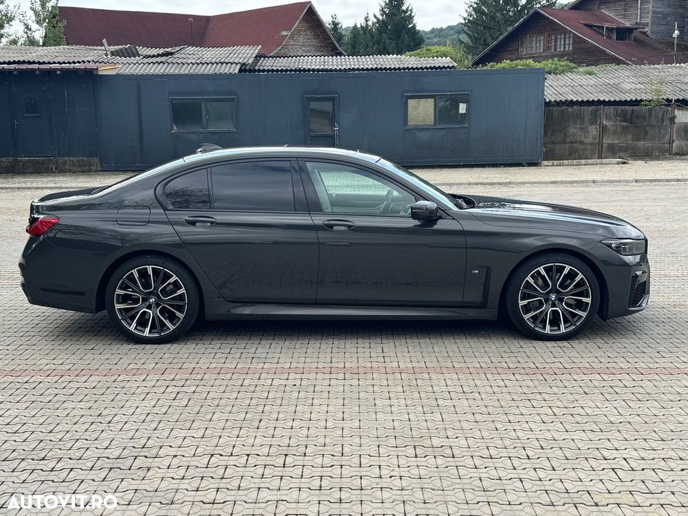 BMW Seria 7 745e - 11