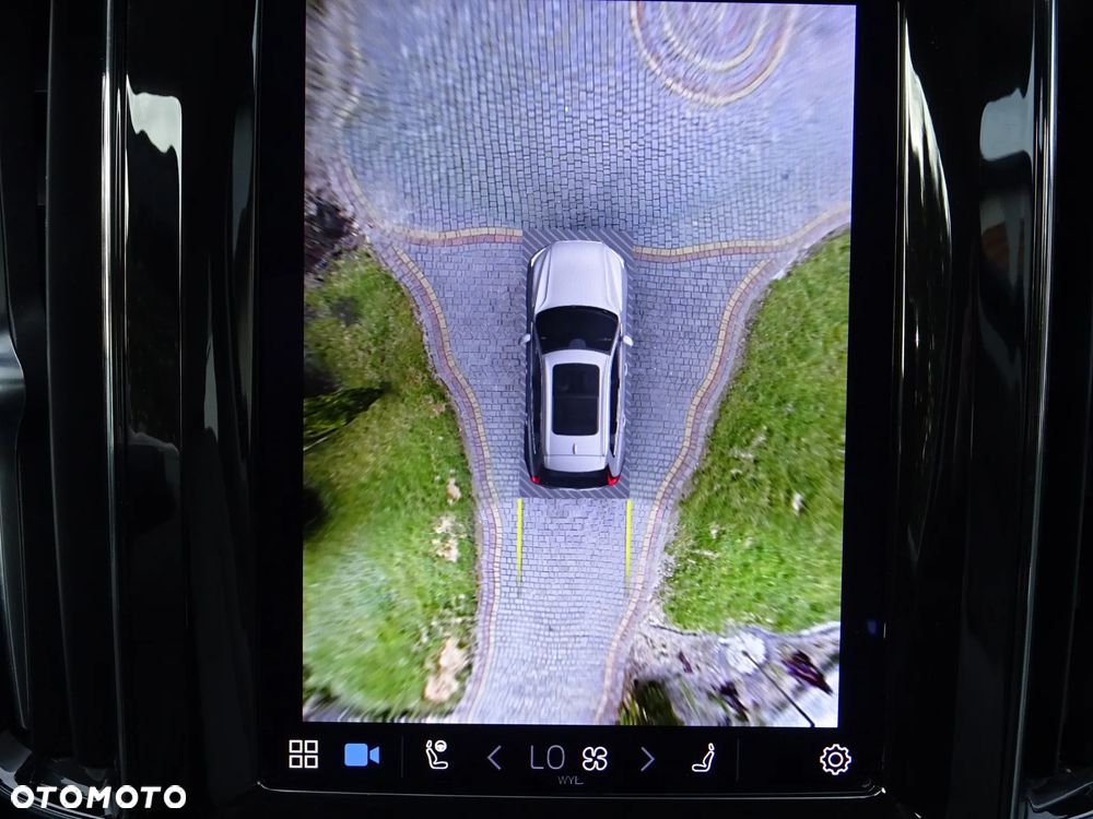 Volvo XC 60 B4 D AWD Ultimate Bright - 33