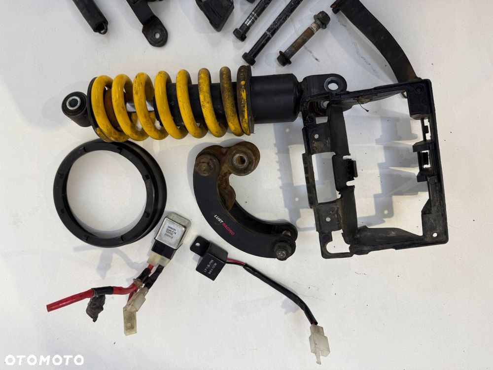 ZESTAW ŚRUB ŚRUBA ŚRUBY Yamaha YZF R125 125 amortyzator przekaznik CZĘŚCI - 5