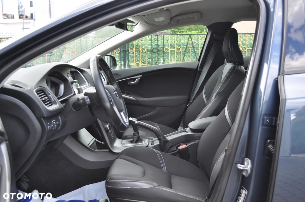 Volvo V40 D2 Momentum - 10
