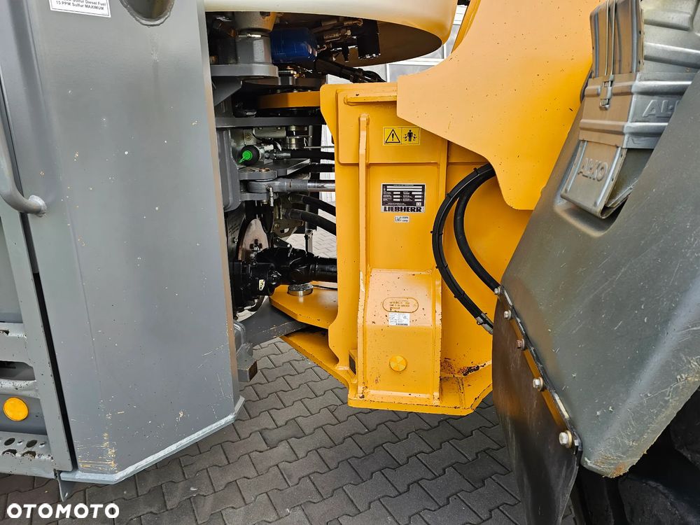 Liebherr L576 - 11