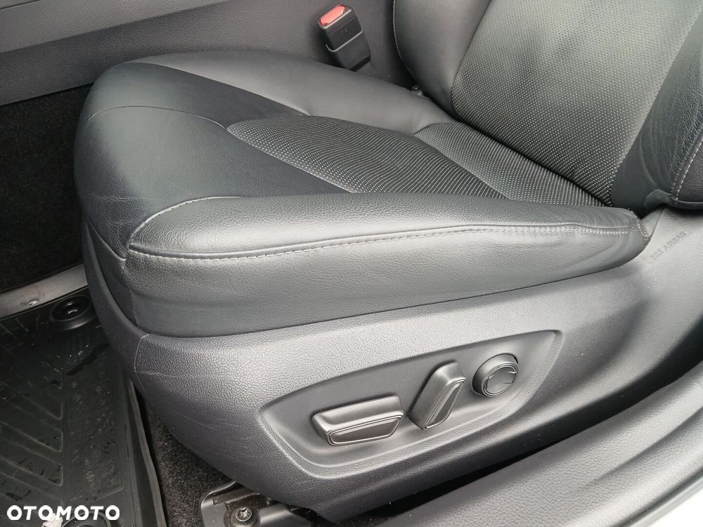 Toyota Camry 2.5 Hybrid Executive CVT - 37