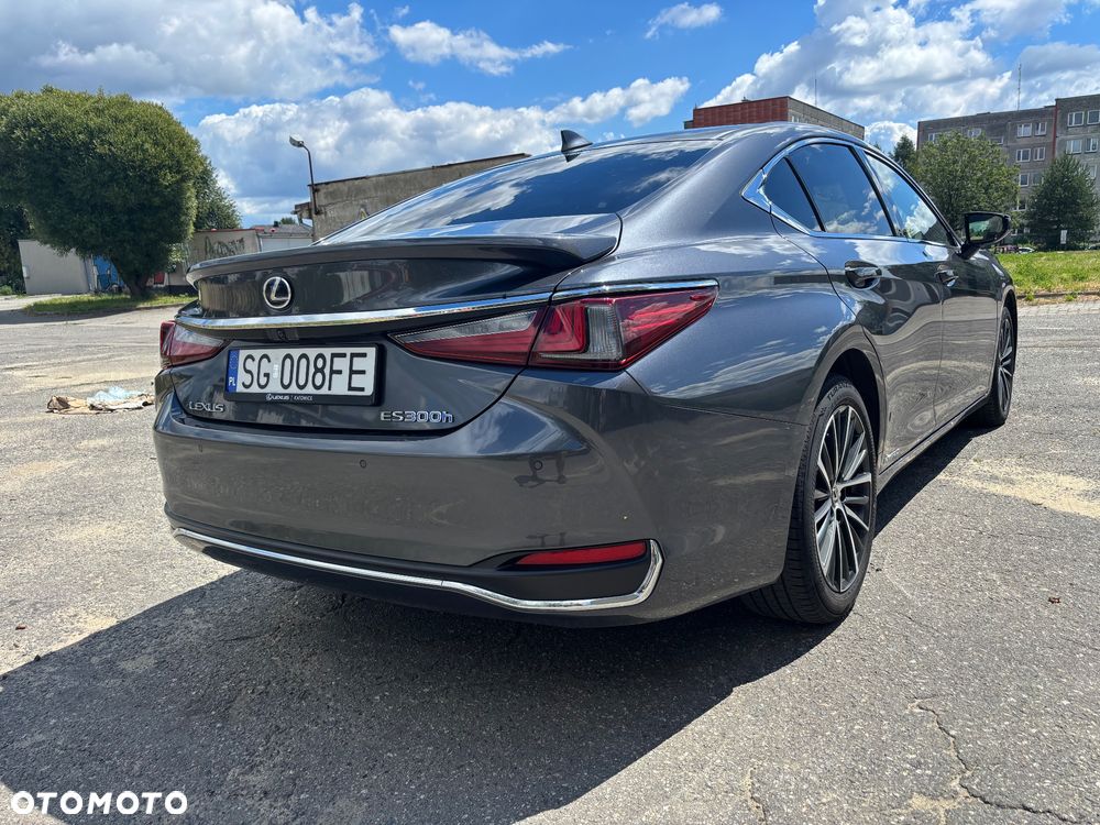 Lexus ES 300h Business Edition - 10