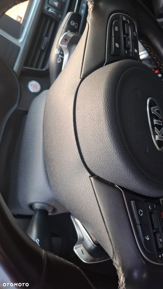 Kia Optima - 38