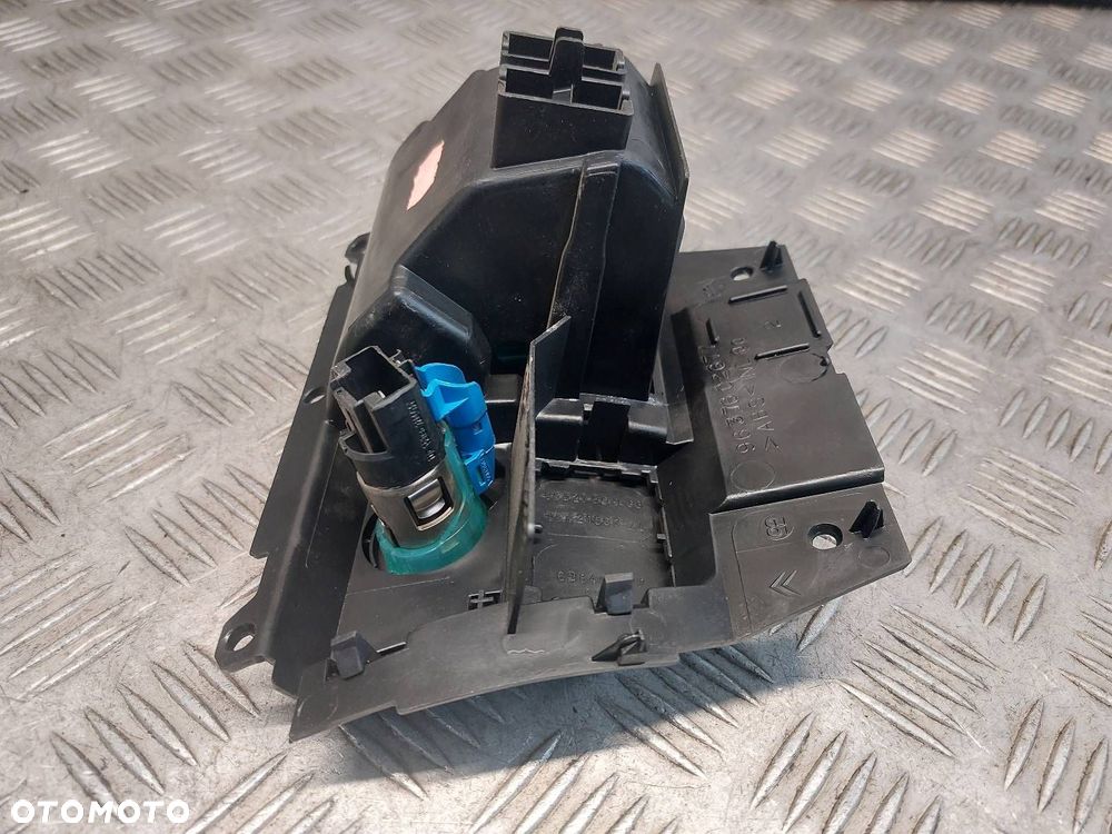 POPIELNICZKA CITROEN XSARA I LIFT 9637602677 - 6
