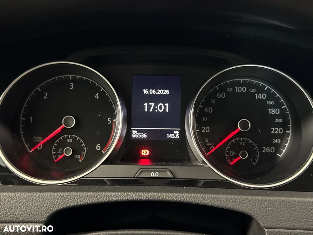 Volkswagen Golf - 11