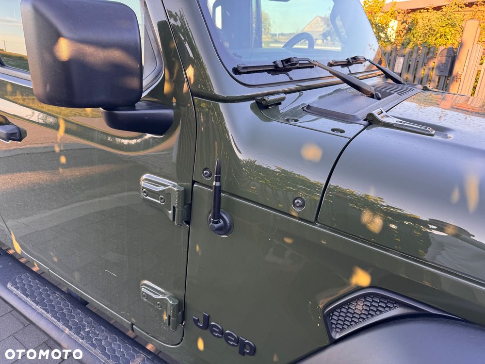 Jeep Wrangler - 12