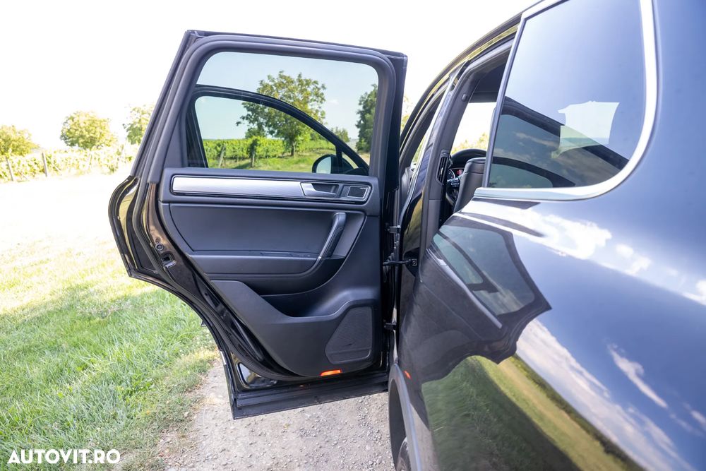 Volkswagen Touareg 3.0 V6 TDI BMT - 38