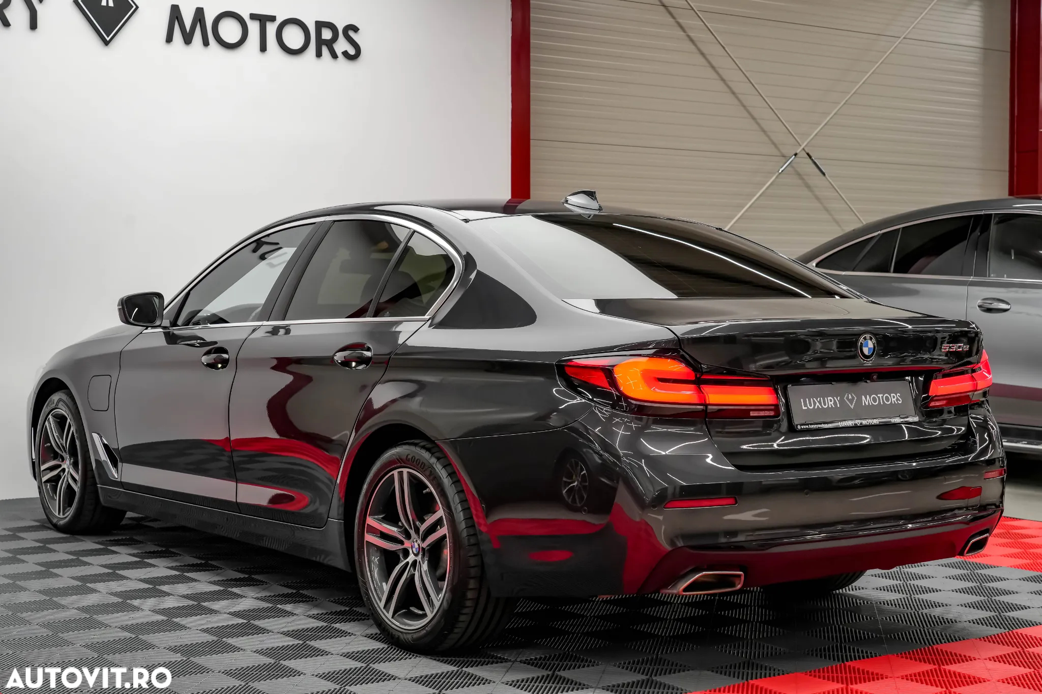 BMW Seria 5 530e iPerformance Aut. - 12