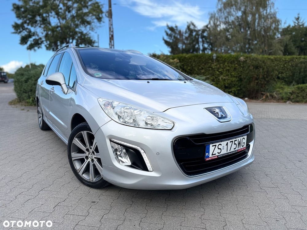Peugeot 308 2012 photo 2